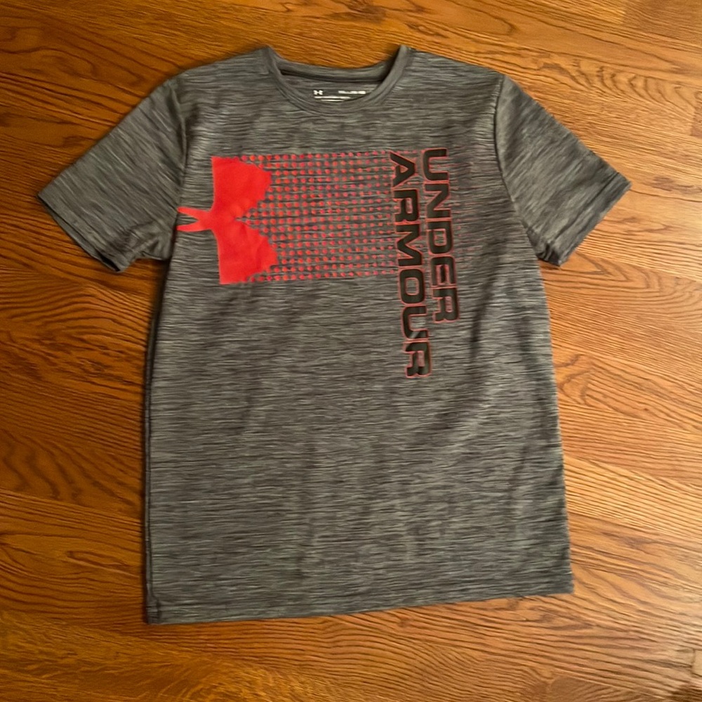 Under Armour - Youth XL Heat gear - excellent condition